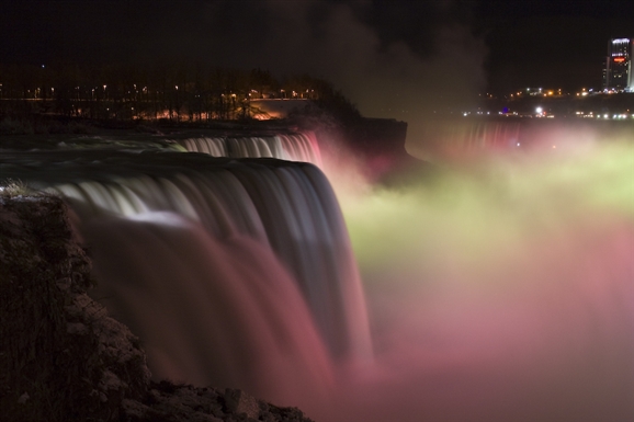 Niagara Falls Honeymoons